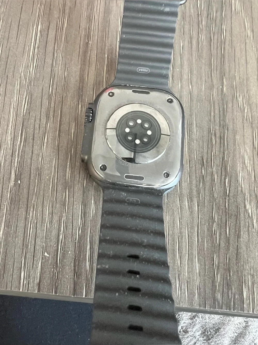 Apple Watch SE in Black with Black Sport Band